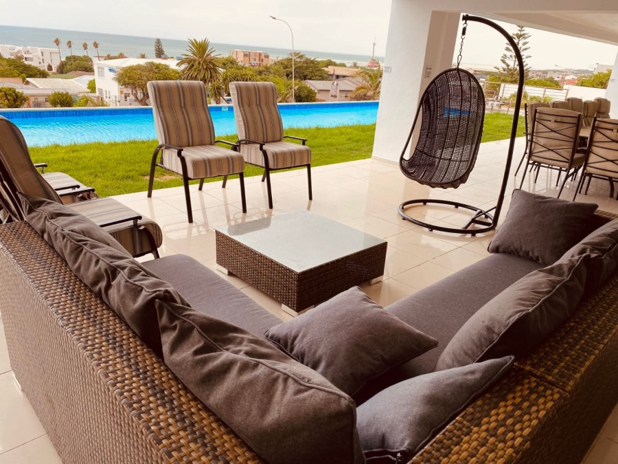 5 Bedroom Property for Sale in Jeffreys Bay Central Eastern Cape